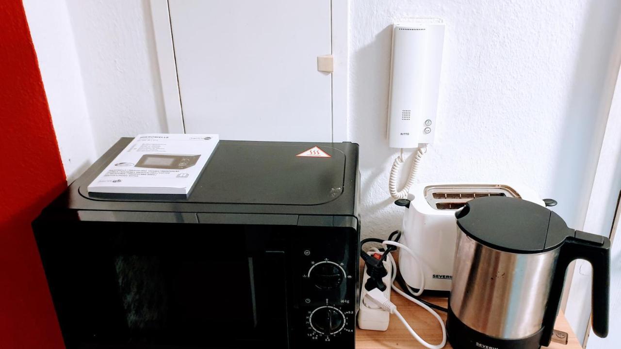Room In City Center Halle With Shared Bathroom & Kitchen - Free Wifi, Netflix, Ipad & Ground Floor Экстерьер фото