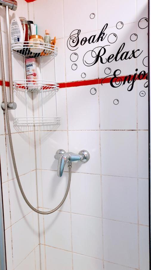 Room In City Center Halle With Shared Bathroom & Kitchen - Free Wifi, Netflix, Ipad & Ground Floor Экстерьер фото