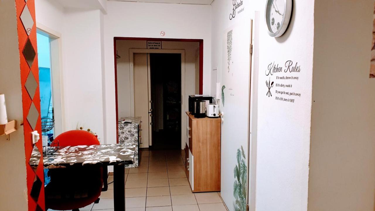 Room In City Center Halle With Shared Bathroom & Kitchen - Free Wifi, Netflix, Ipad & Ground Floor Экстерьер фото